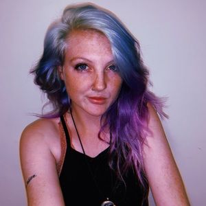 Meet your Posher, Clio